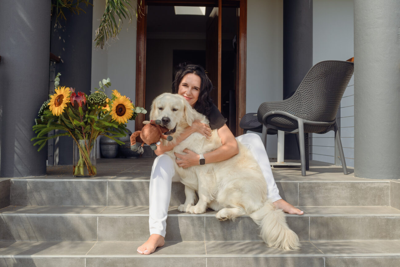 sophia vorster with a labrador